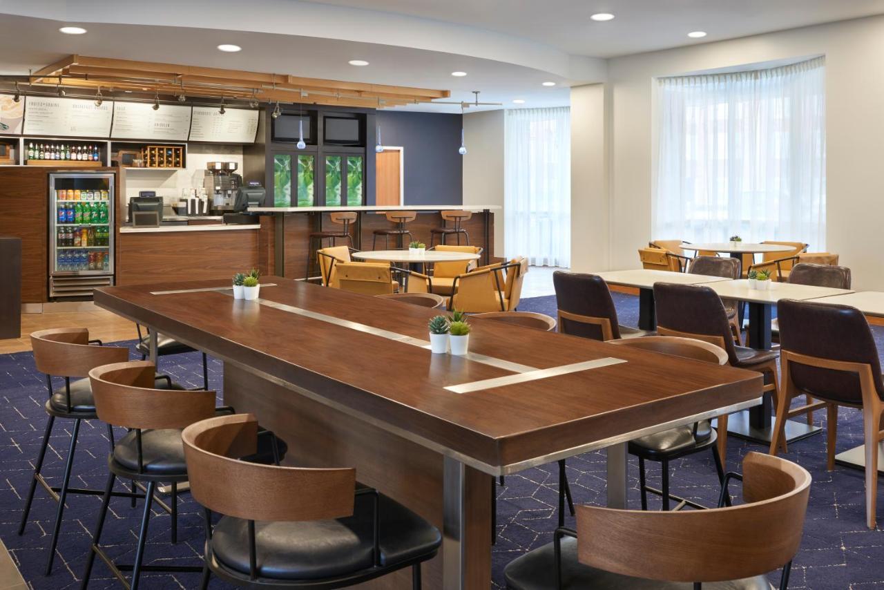Courtyard By Marriott Toronto Mississauga/Meadowvale Hotel Buitenkant foto