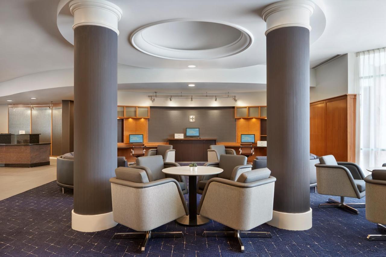 Courtyard By Marriott Toronto Mississauga/Meadowvale Hotel Buitenkant foto
