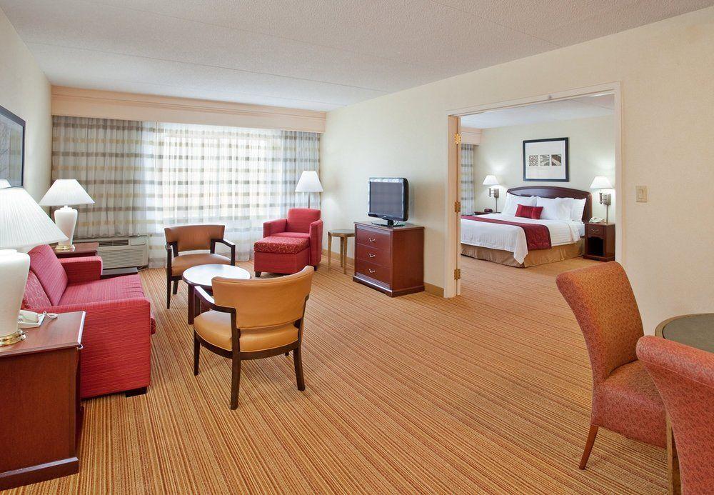 Courtyard By Marriott Toronto Mississauga/Meadowvale Hotel Buitenkant foto