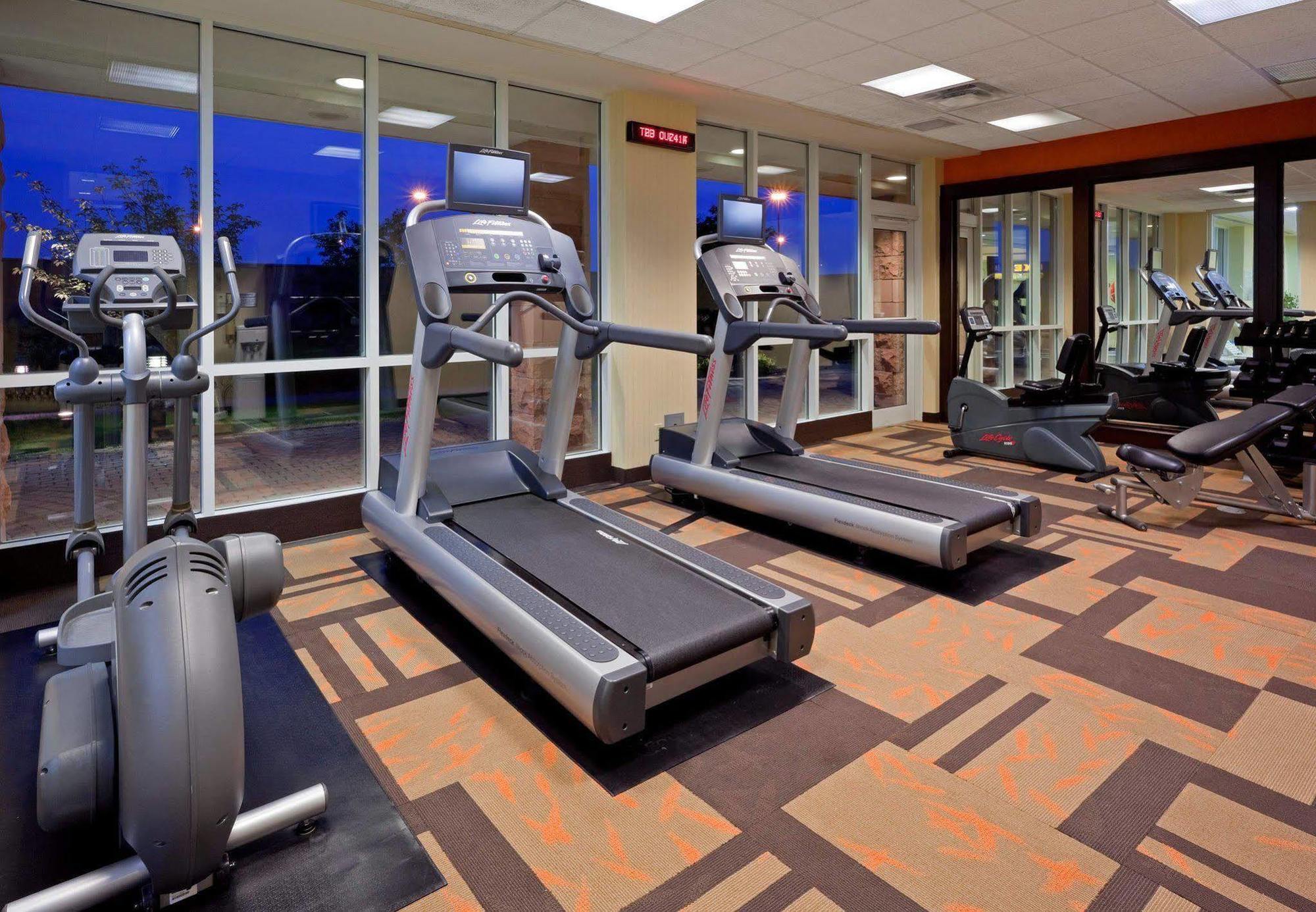 Courtyard By Marriott Toronto Mississauga/Meadowvale Hotel Buitenkant foto