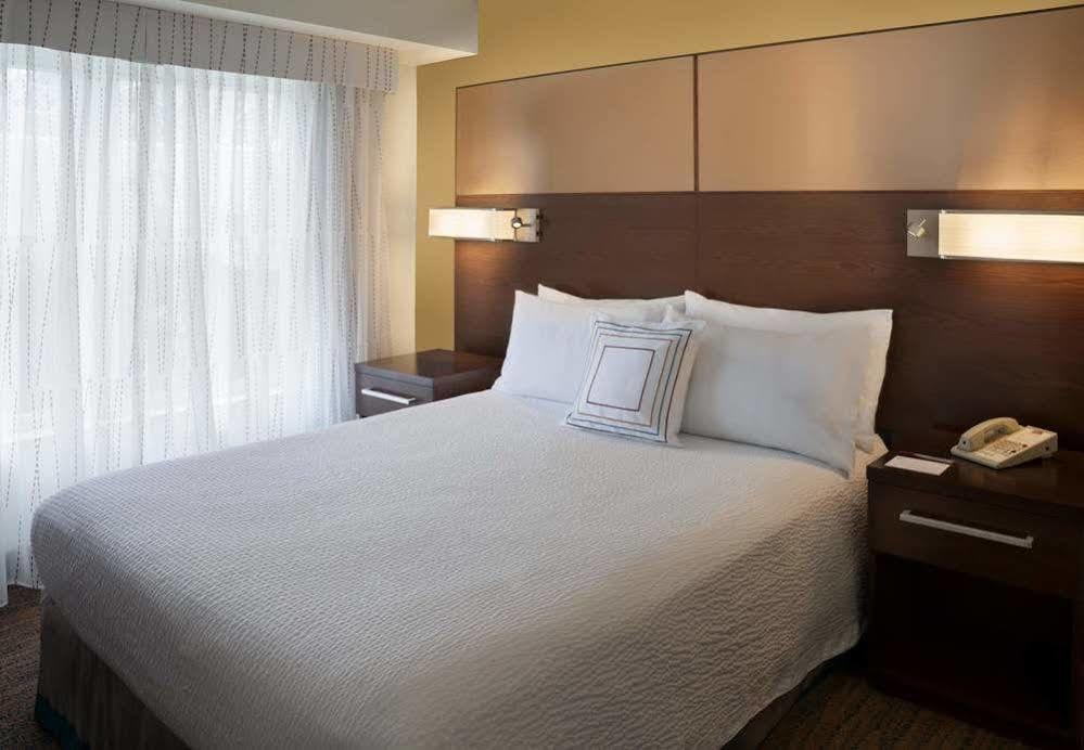 Courtyard By Marriott Toronto Mississauga/Meadowvale Hotel Buitenkant foto